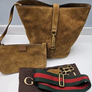 Gucci suede jackie bucket bag